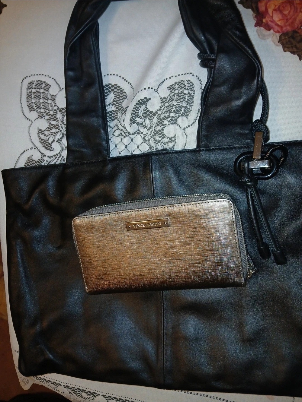 Vince Camuto Bag And Wallet Set - Picture 2 of 9